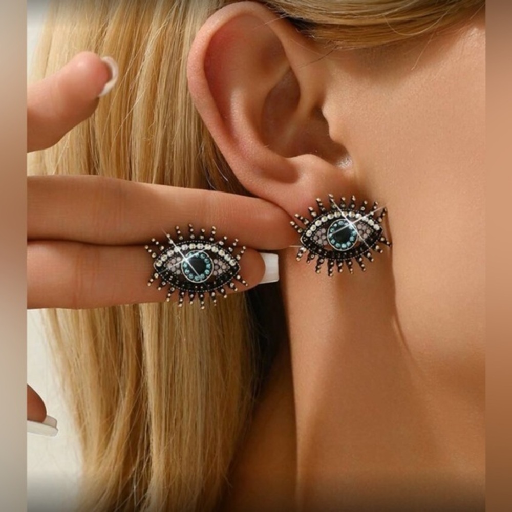 ✨NEW Elegant Eye Design Earrings